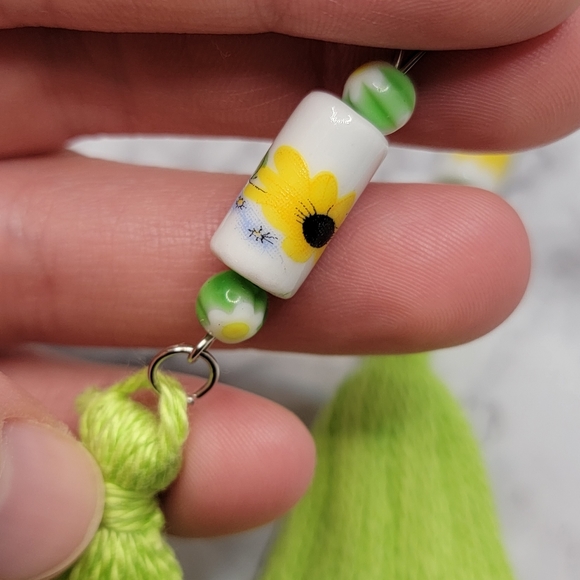Handmade Tassel Earrings Lime Green Sunflower Daisy Boho Hippie Chic - Picture 4 of 6